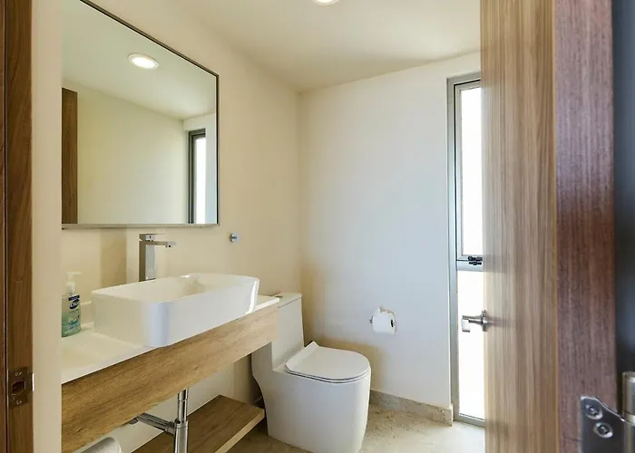 Penthouse Paradise, Arch & Ocean Views, Private Pool! Apartment *