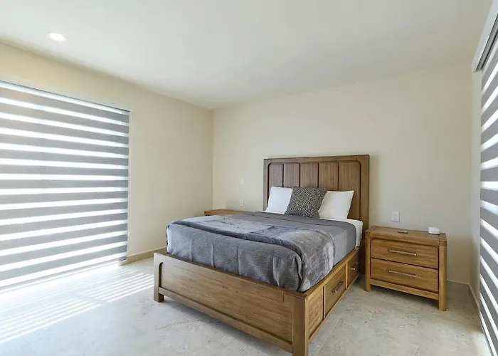 Apartment Penthouse Paradise, Arch & Ocean Views, Private Pool!