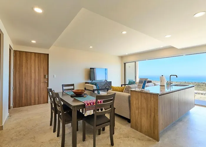 Penthouse Paradise, Arch & Ocean Views, Private Pool! Apartment *